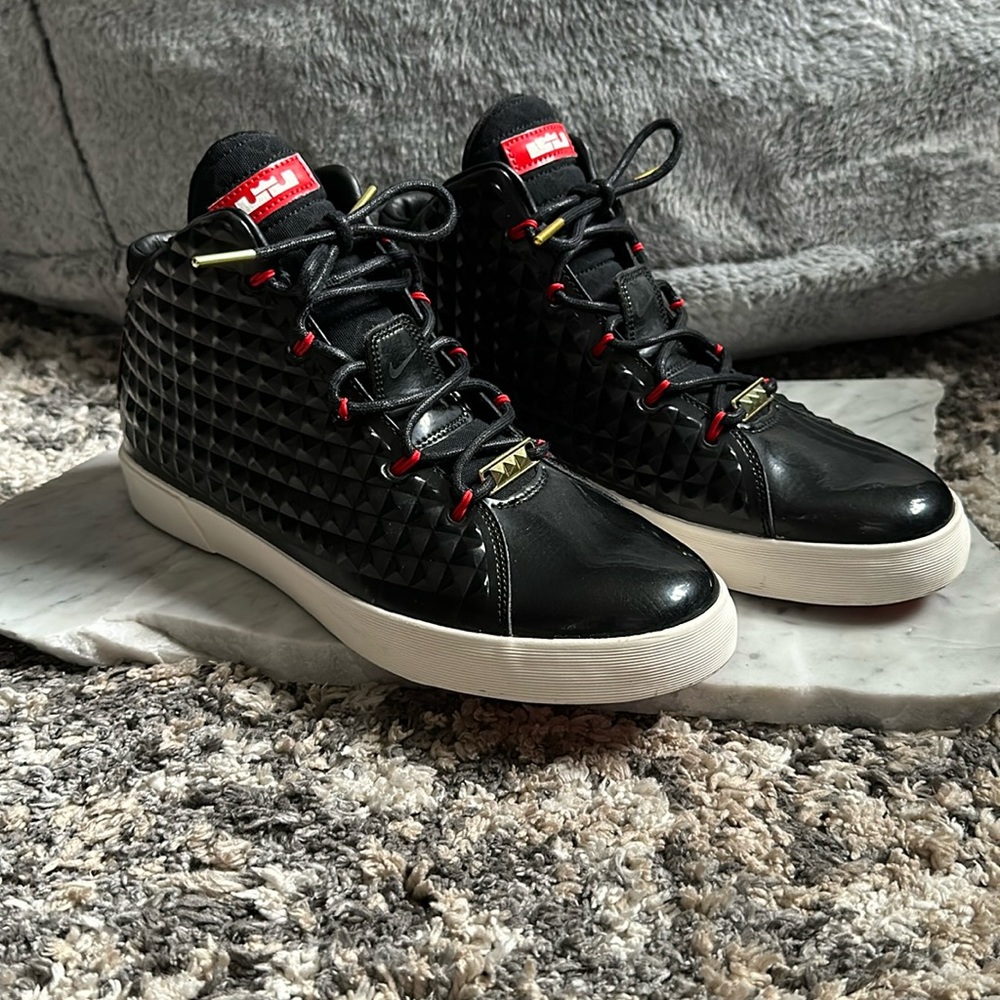 Nike LeBron 12 NSW Sneakers US Men’s Sz. 11